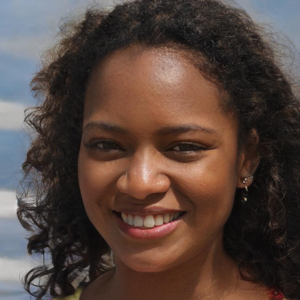 Webinar host Sienna Calloway