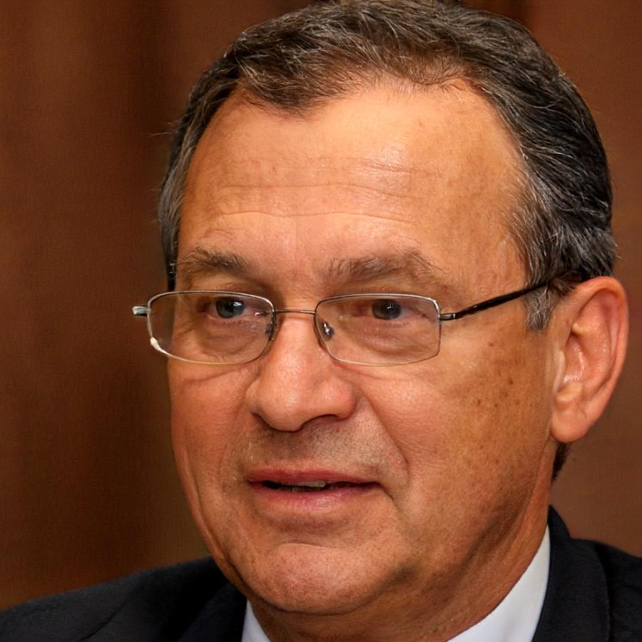 Webinar host Lachlan Thorne